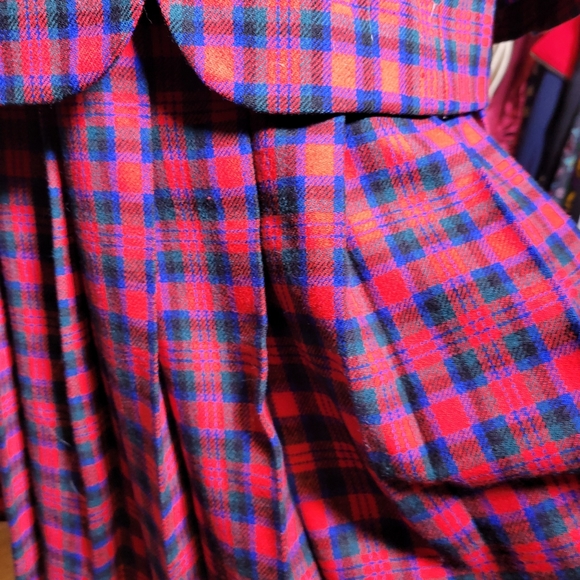 VINTAGE 70'S PENDELTON MCDUFF TARTEN PLAID WOOL PLEATED SKIRT SUIT - Picture 4 of 14
